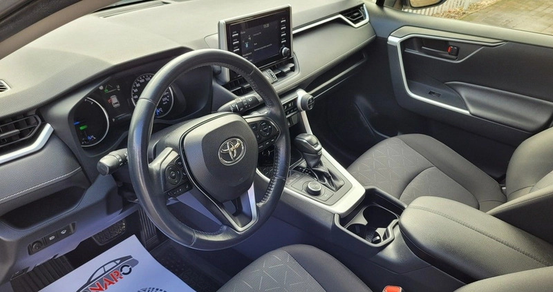 Toyota RAV4 cena 116900 przebieg: 153998, rok produkcji 2019 z Chęciny małe 781